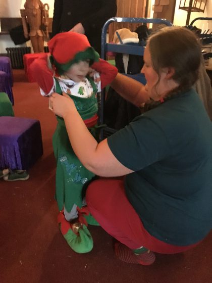 Oscar takes a shine to Mistletoe the Elf's uniform. So she gives it to him to wear! 